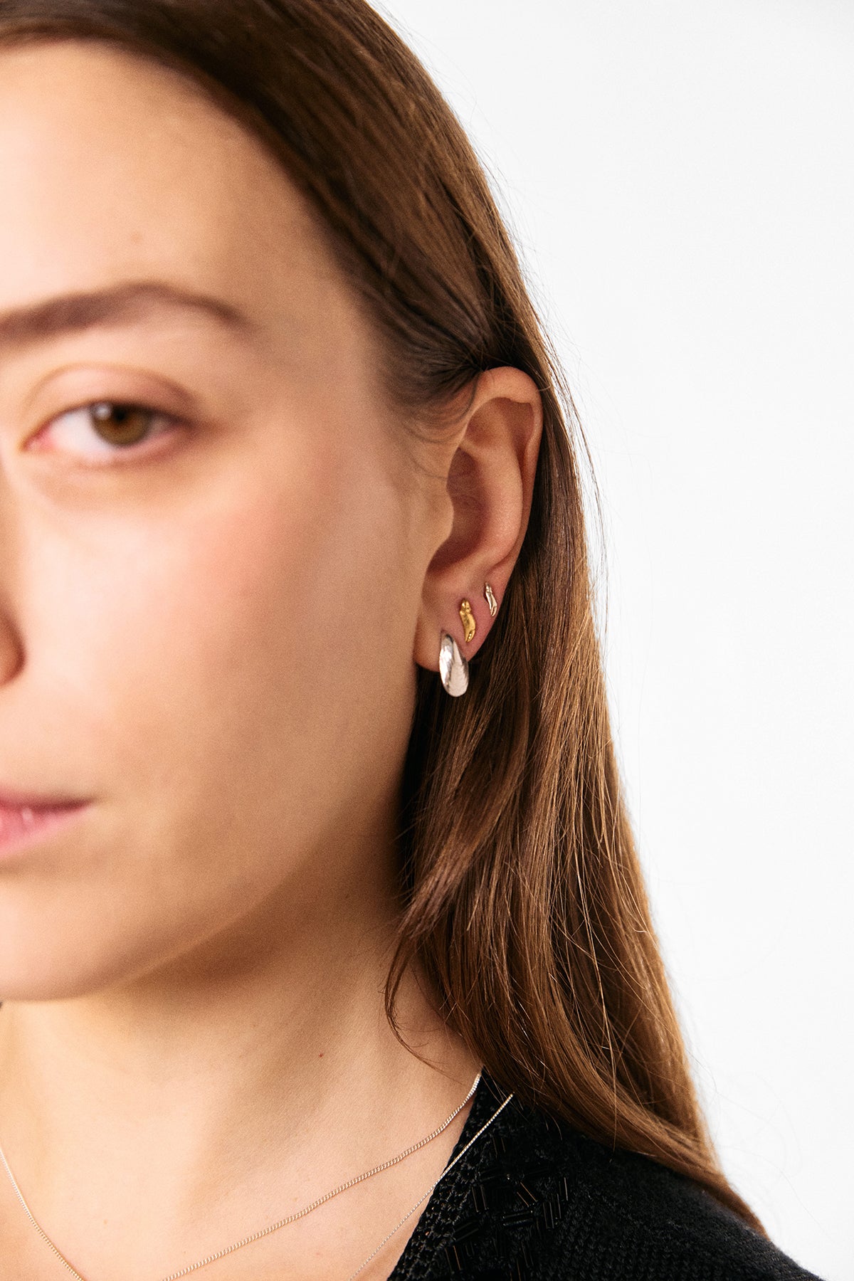 Crab Claw stud earrings medium