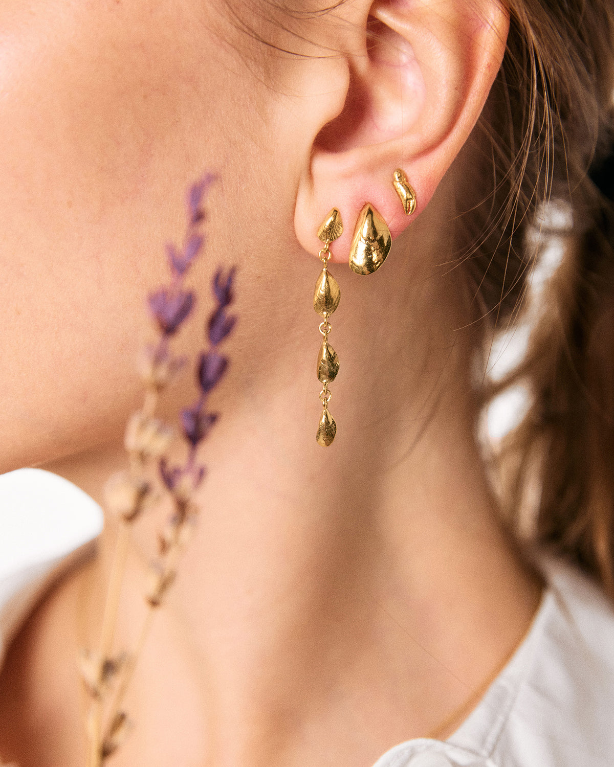 Crab Claw stud earrings small