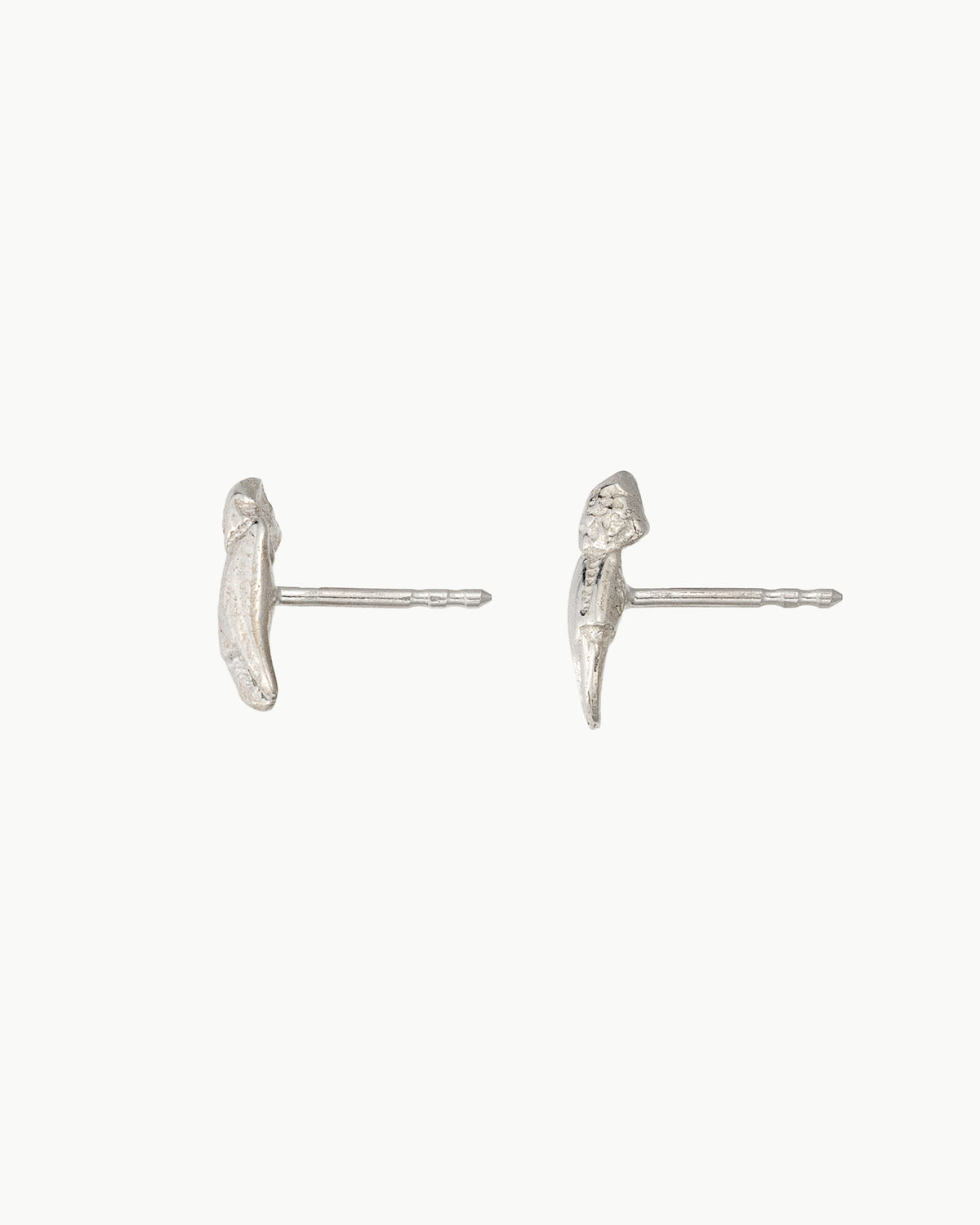 Crab Claw stud earrings medium