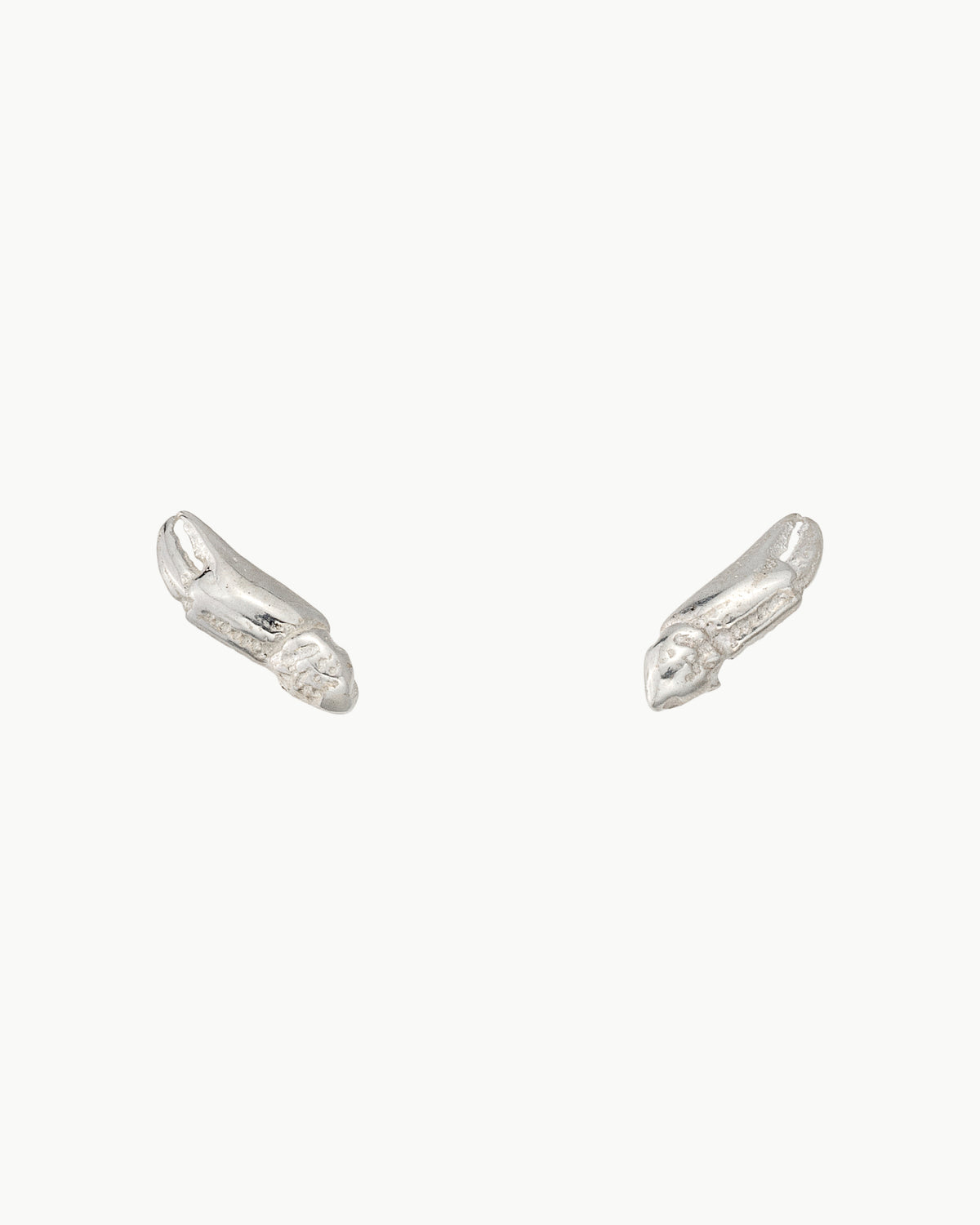 Crab Claw stud earrings medium