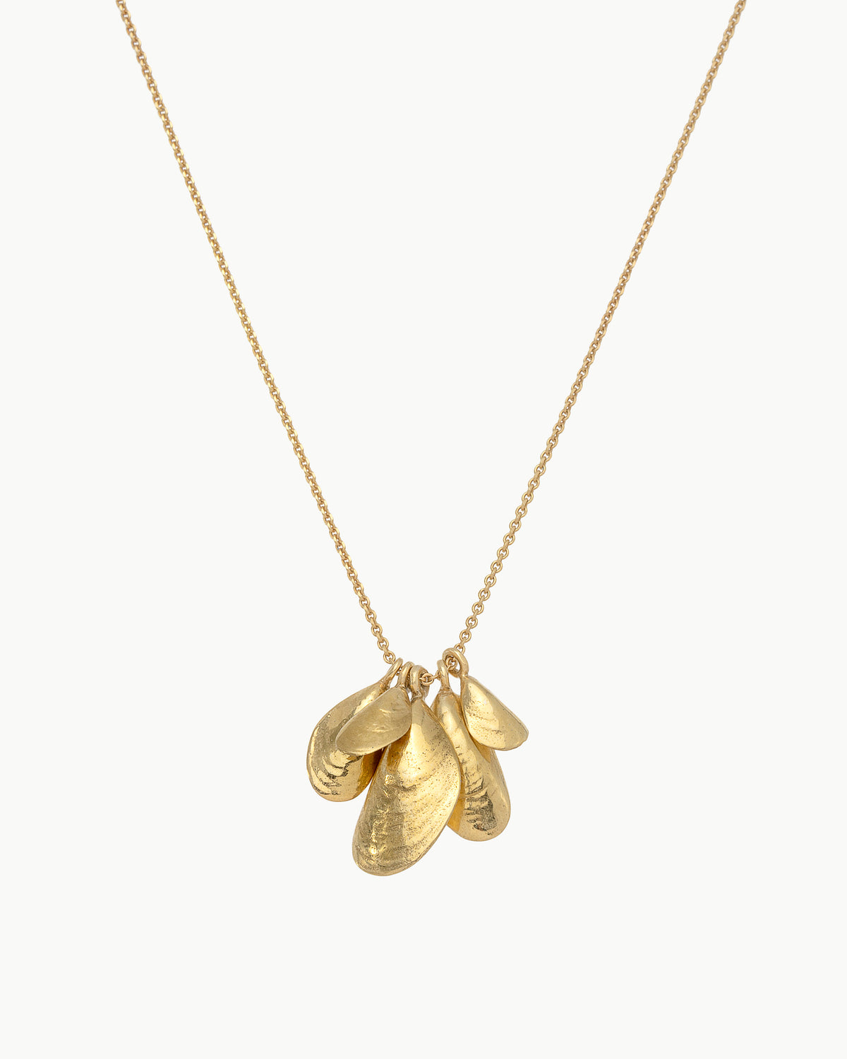 Cinq Moules necklace