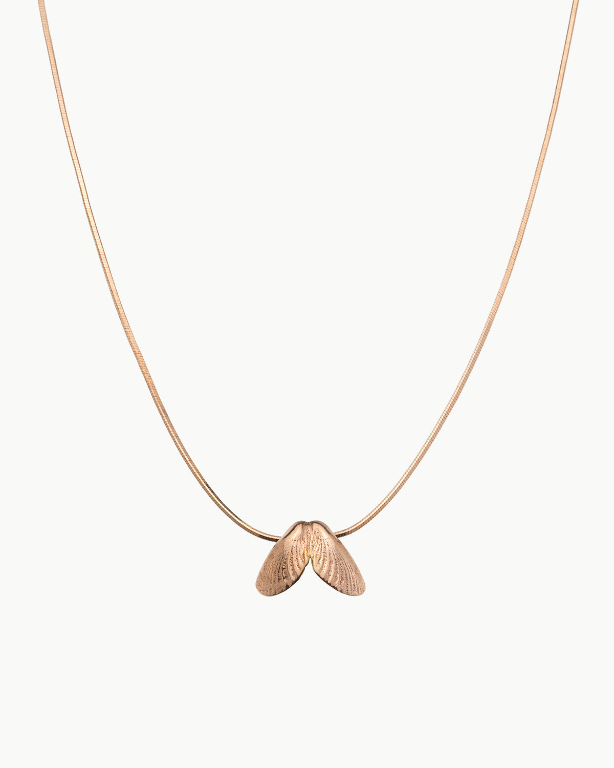 Heart of Mussel Rose necklace